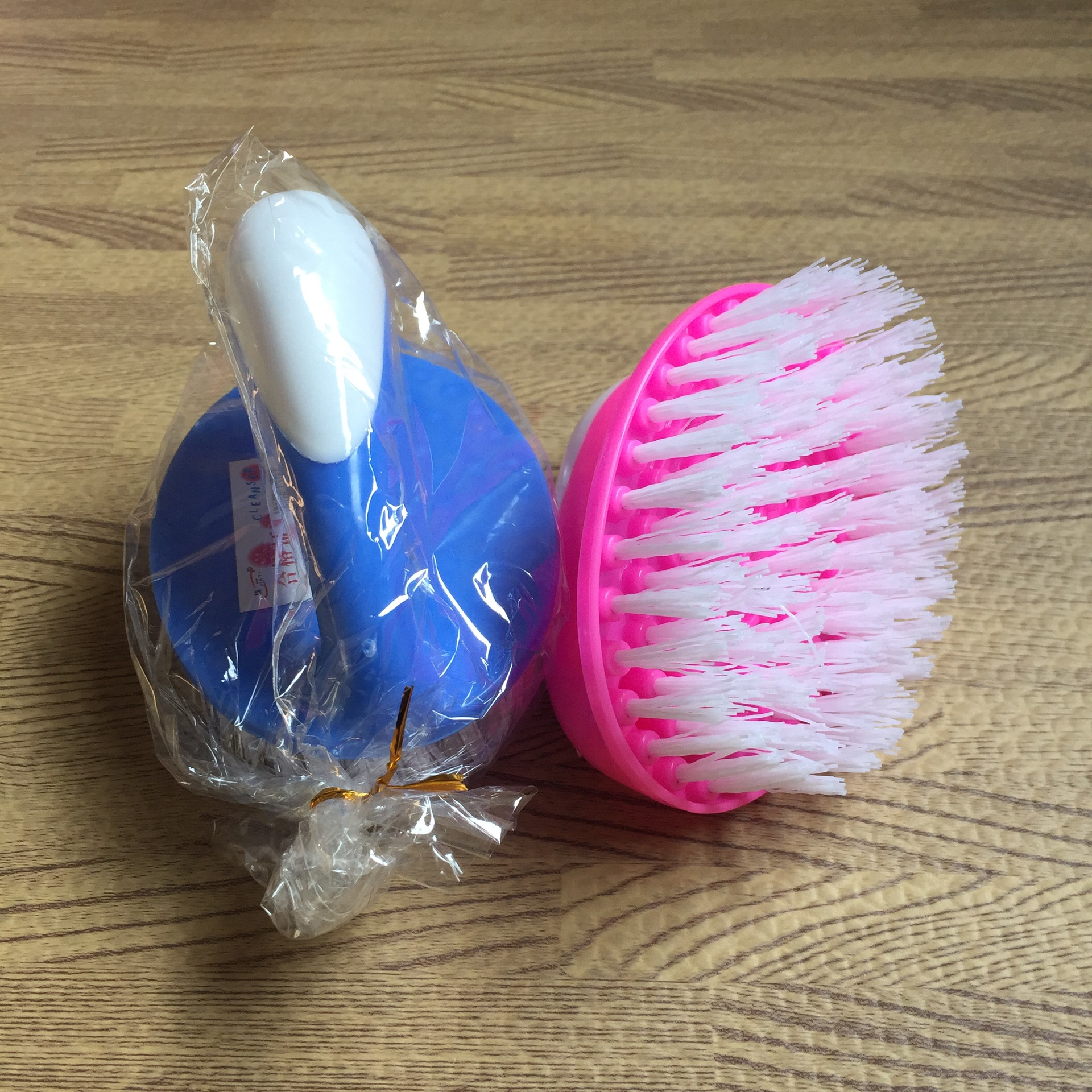 圆头鞋刷、衣刷、软毛刷 临沂义乌2元地摊货源，日用百货批发新选择